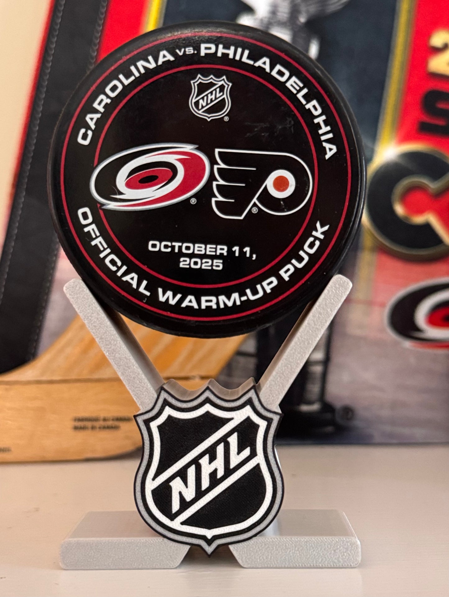 NHL Puck holder