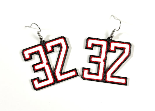 Player number earrings “32”